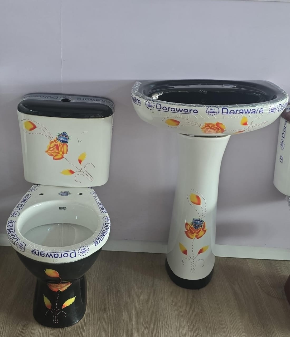 WhatsApp-Image-2025-11-19-at-10.17.58.jpeg Doraware Close Couple Toilet Set (Floral) - Image 1